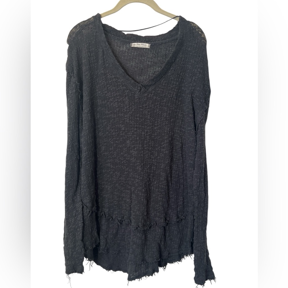We The Free Lightweight Thin Raw Hem Fringe Trim V-neck Sweater Size M Dark Gray